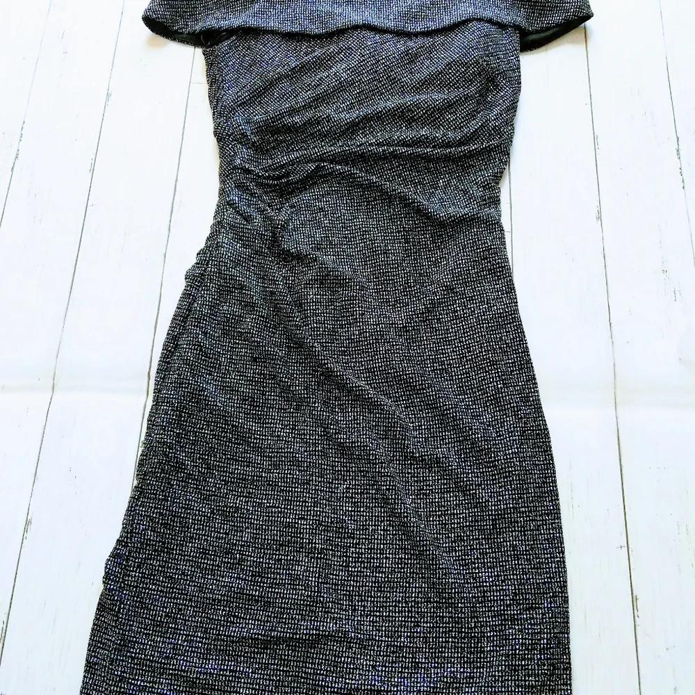Xscape Evenings Women Metallic Sparkle Gown SIZE 4 Off The Shoulder Black - Picture 5 of 12